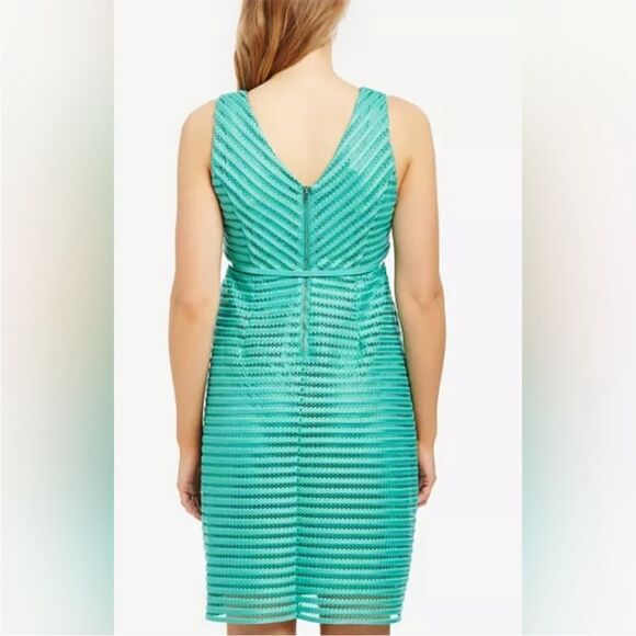 Motherhood Maternity Green Eyelet Belted A-line Dress Size - Picture 2 of 7